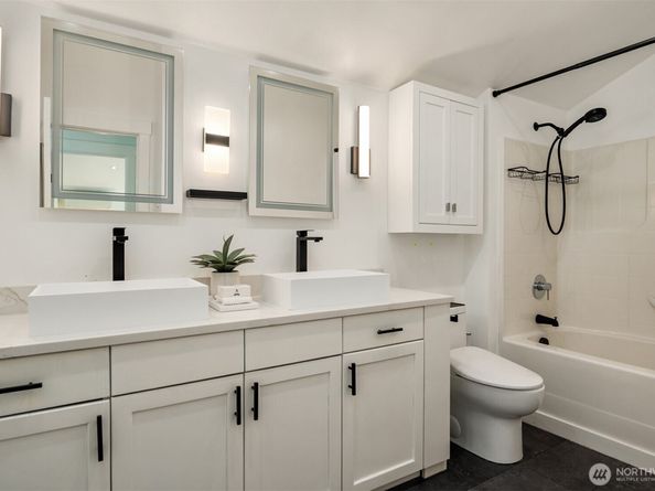 1912 NE Kincaid Walk, Issaquah WA 98029