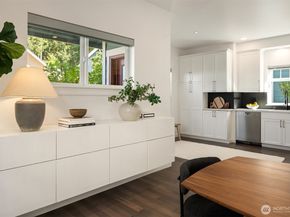 1912 NE Kincaid Walk, Issaquah WA 98029