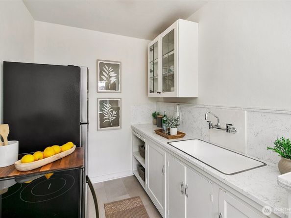 220 W Olympic Place 308, Seattle WA 98119