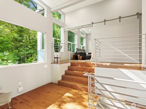 1606 W Lake Sammamish Parkway SE, Bellevue WA 98008