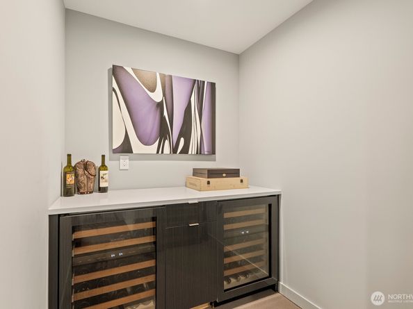 1606 W Lake Sammamish Parkway SE, Bellevue WA 98008