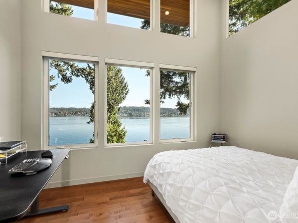 1606 W Lake Sammamish Parkway SE, Bellevue WA 98008