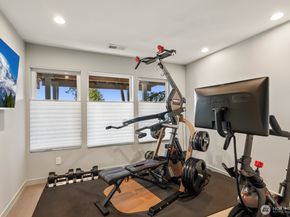 1606 W Lake Sammamish Parkway SE, Bellevue WA 98008