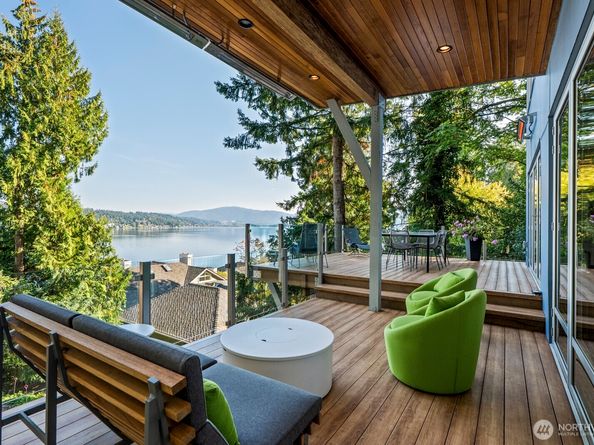 1606 W Lake Sammamish Parkway SE, Bellevue WA 98008