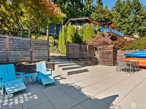 1606 W Lake Sammamish Parkway SE, Bellevue WA 98008