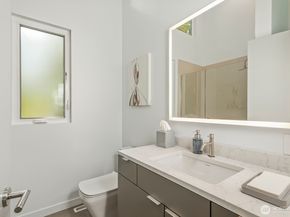 1606 W Lake Sammamish Parkway SE, Bellevue WA 98008