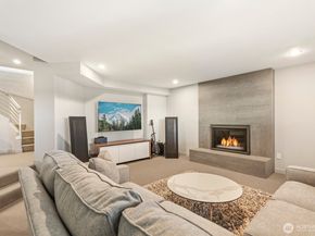 1606 W Lake Sammamish Parkway SE, Bellevue WA 98008