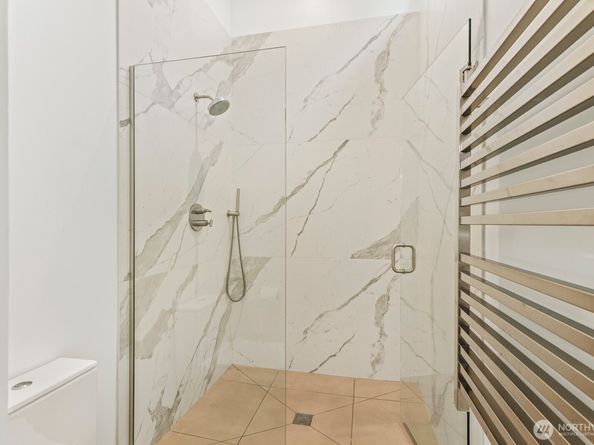 1606 W Lake Sammamish Parkway SE, Bellevue WA 98008