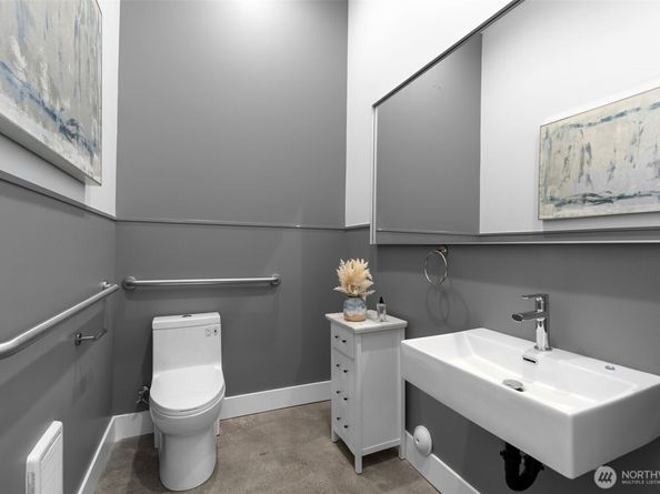 6245 Airport Way S B, Seattle WA 98108