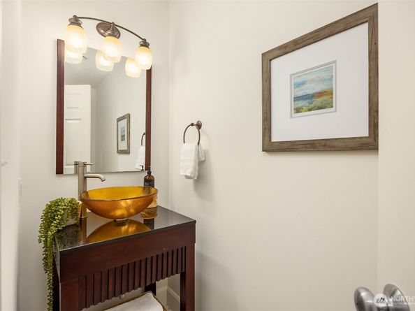753 Village Circle NW, Bainbridge Island WA 98110