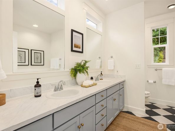 753 Village Circle NW, Bainbridge Island WA 98110
