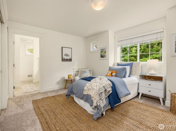 753 Village Circle NW, Bainbridge Island WA 98110