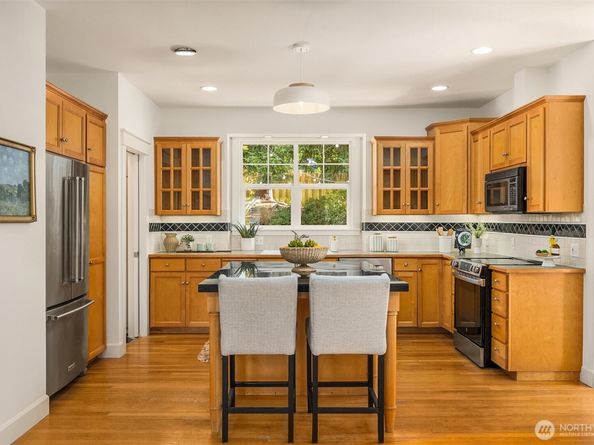 753 Village Circle NW, Bainbridge Island WA 98110