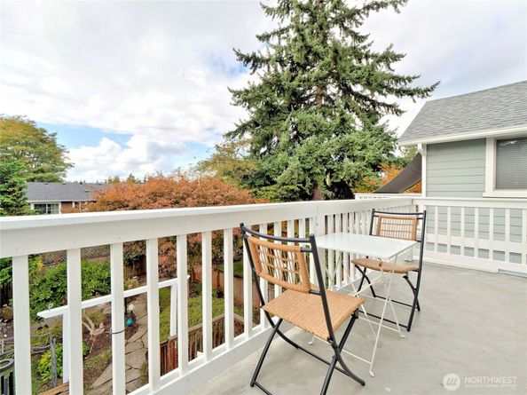 9051 Burke Avenue N, Seattle WA 98103