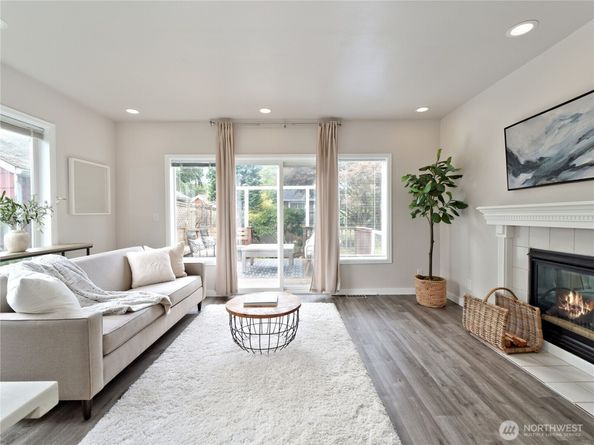 9051 Burke Avenue N, Seattle WA 98103