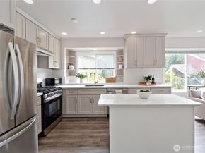 9051 Burke Avenue N, Seattle WA 98103