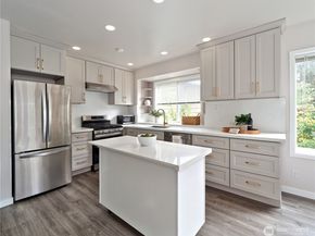 9051 Burke Avenue N, Seattle WA 98103