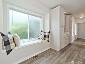 9051 Burke Avenue N, Seattle WA 98103