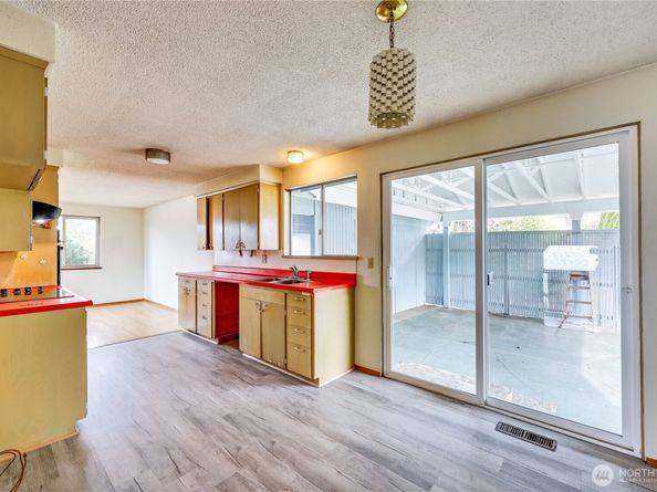 2313 Cascade Trail, Bremerton WA 98310