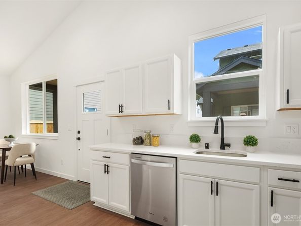 12330 13th Place SW 2C, Burien WA 98146