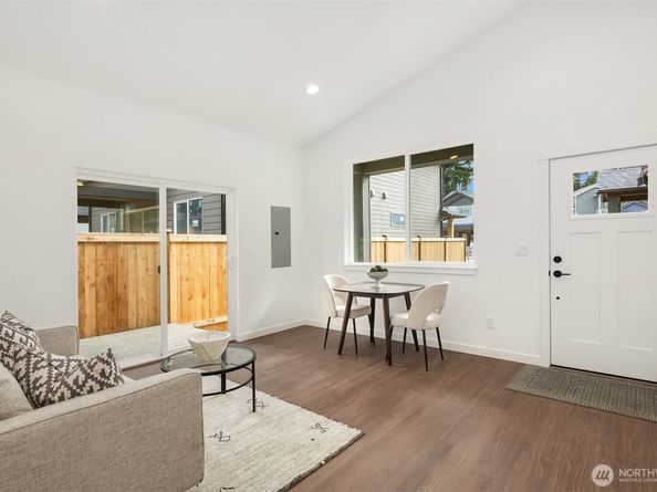 12330 13th Place SW 2C, Burien WA 98146