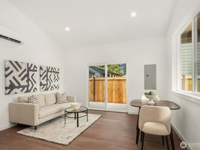 12330 13th Place SW 2C, Burien WA 98146
