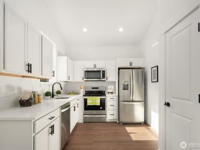 12330 13th Place SW 2C, Burien WA 98146