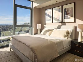 838 Avenue Square NE 1402, Bellevue WA 98004