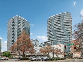 838 Avenue Square NE 1402, Bellevue WA 98004