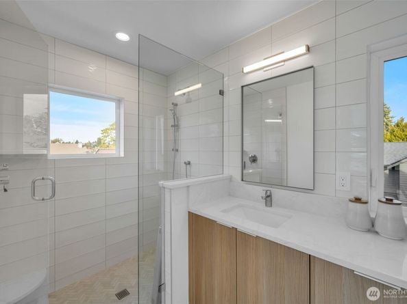 5642 49th Avenue SW, Seattle WA 98136