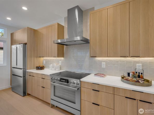 5642 49th Avenue SW, Seattle WA 98136