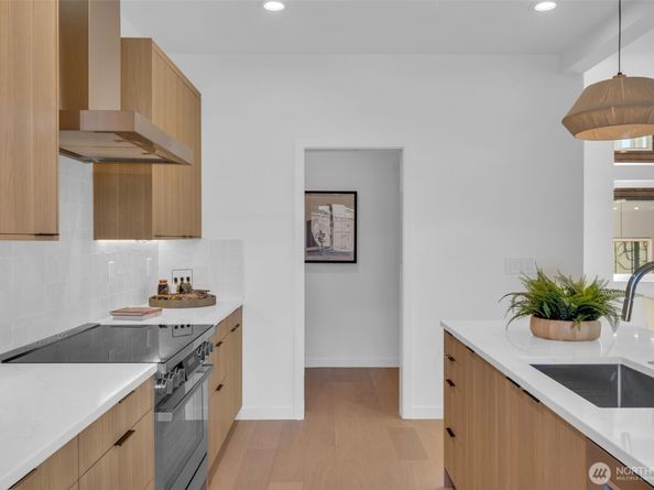 5642 49th Avenue SW, Seattle WA 98136
