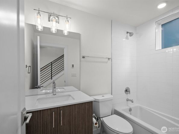 7215 5th Avenue NE, Seattle WA 98115