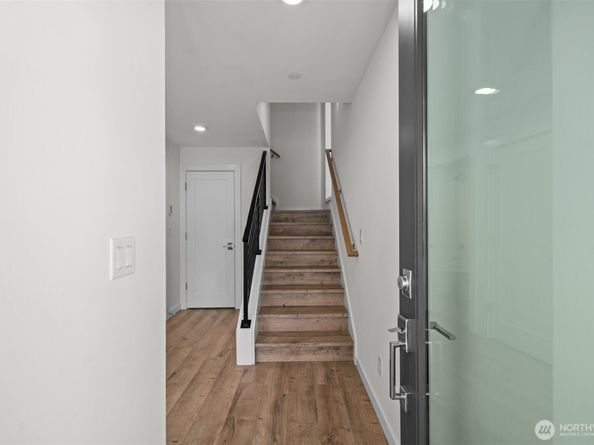 7215 5th Avenue NE, Seattle WA 98115