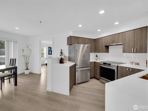 11920 98th Avenue NE 213, Kirkland WA 98034