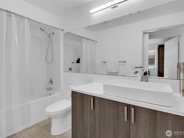 11920 98th Avenue NE 213, Kirkland WA 98034
