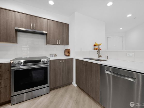 11920 98th Avenue NE 213, Kirkland WA 98034