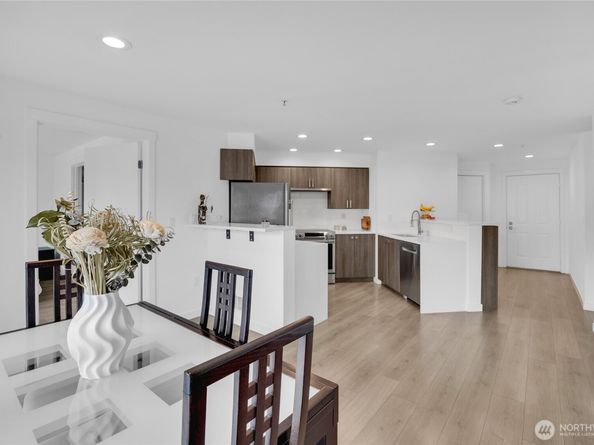 11920 98th Avenue NE 213, Kirkland WA 98034
