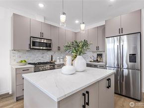 6546 D Latona Avenue NE, Seattle WA 98115