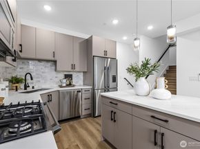 6546 D Latona Avenue NE, Seattle WA 98115