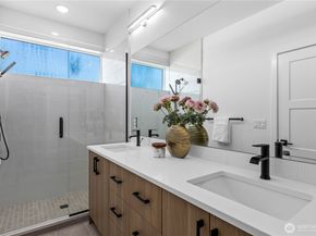 6546 D Latona Avenue NE, Seattle WA 98115