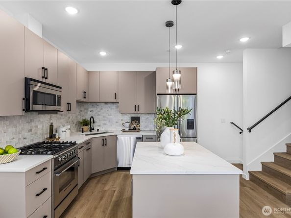 6546 D Latona Avenue NE, Seattle WA 98115