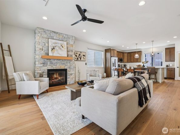 14 160th Place SE, Bothell WA 98012