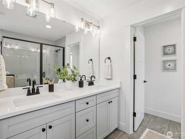 14 160th Place SE, Bothell WA 98012