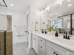 14 160th Place SE, Bothell WA 98012