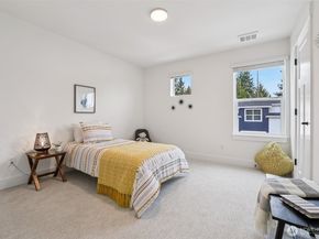 14 160th Place SE, Bothell WA 98012