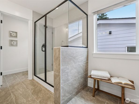 14 160th Place SE, Bothell WA 98012