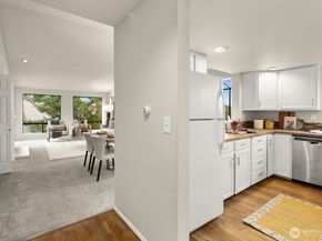 15175 Sunwood Boulevard DD32, Tukwila WA 98188