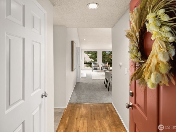 15175 Sunwood Boulevard DD32, Tukwila WA 98188