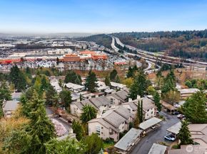 15175 Sunwood Boulevard DD32, Tukwila WA 98188